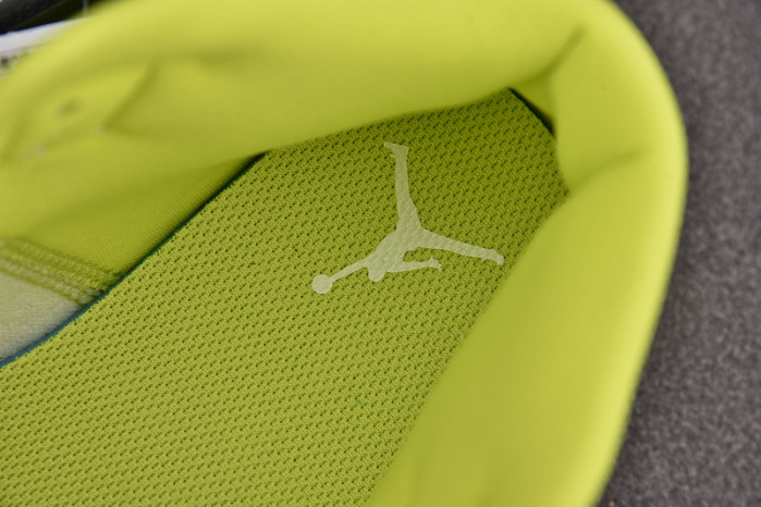 WMNS AIR JORDAN 1 MID