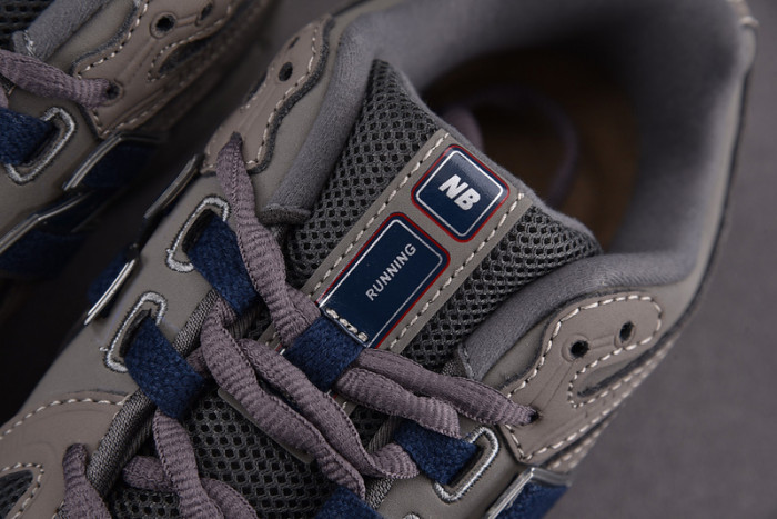 NEW BALANCE SNEAKER NB058