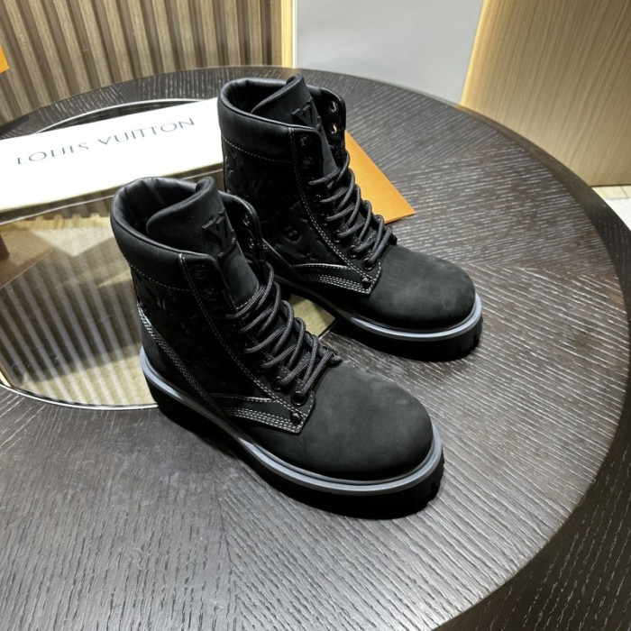 LV BOOTS L000057