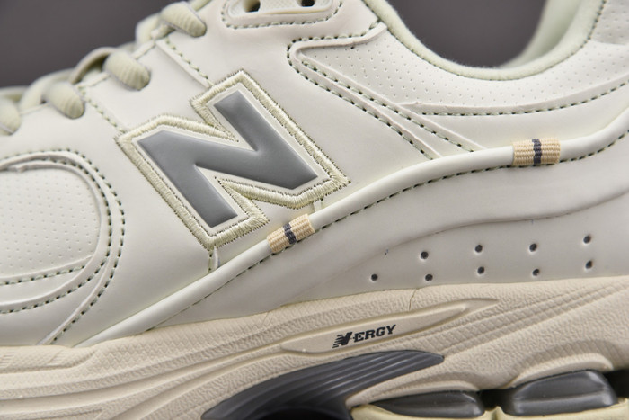 NEW BALANCE SNEAKER NB049