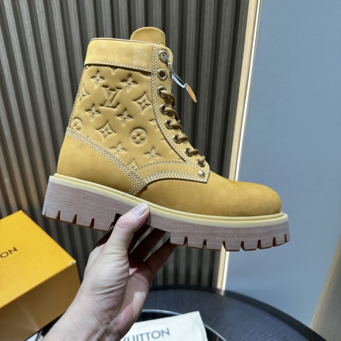 LV BOOTS L000056