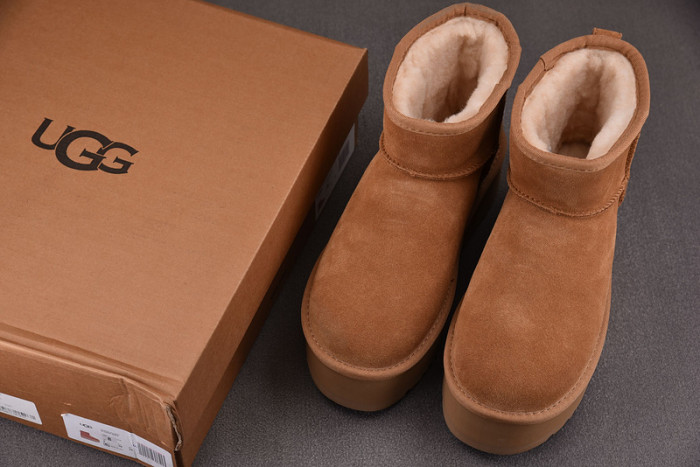 UGG Classic Mini Platform Boot