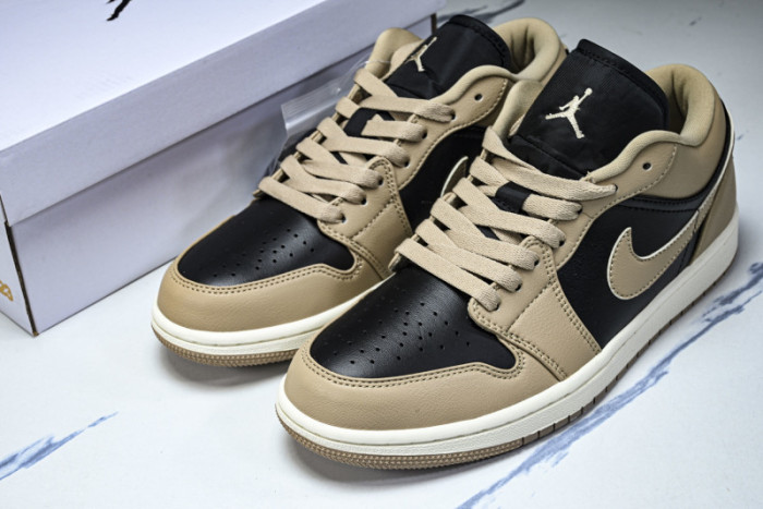 Wmns Air Jordan 1 Low 