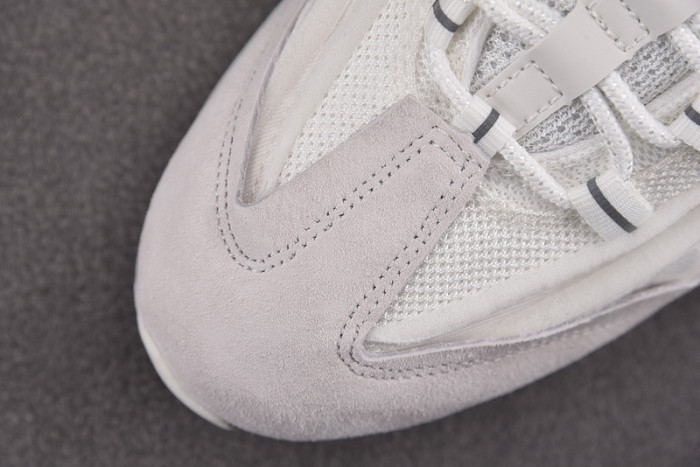 Comme des Garçons x Air Max 95 