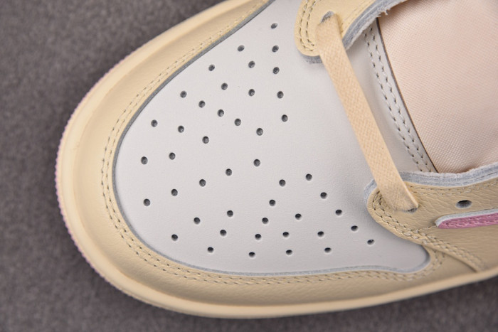 Travis Scott x Air Jordan 1 Low OG 