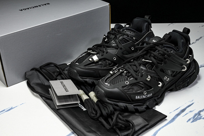 TRACK SNEAKER TS200