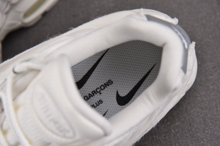 Comme des Garçons x Air Max 95 