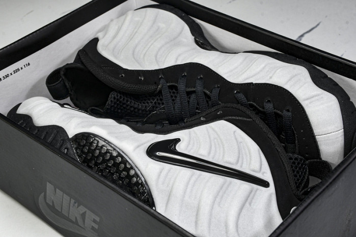 NIKE Air Foamposite Pro 