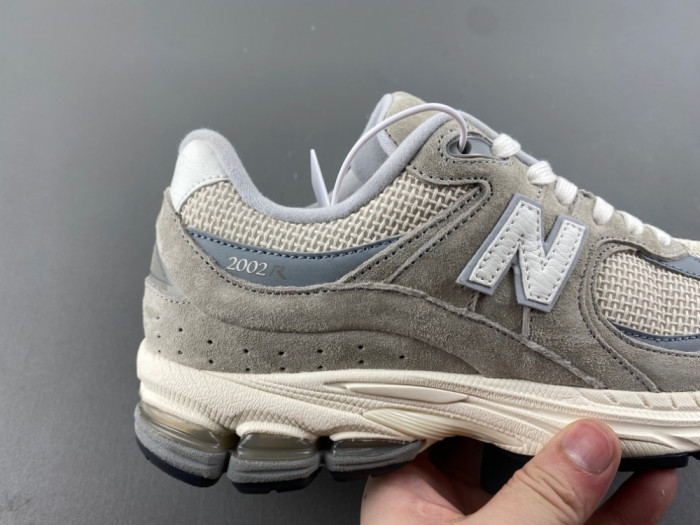 New Balance 2002R 