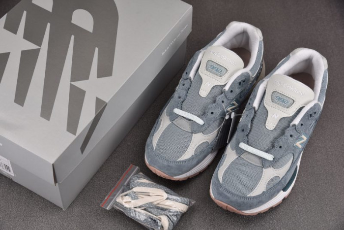 New Balance 992 MiUSA Kith "Osaka Pack" U992KT